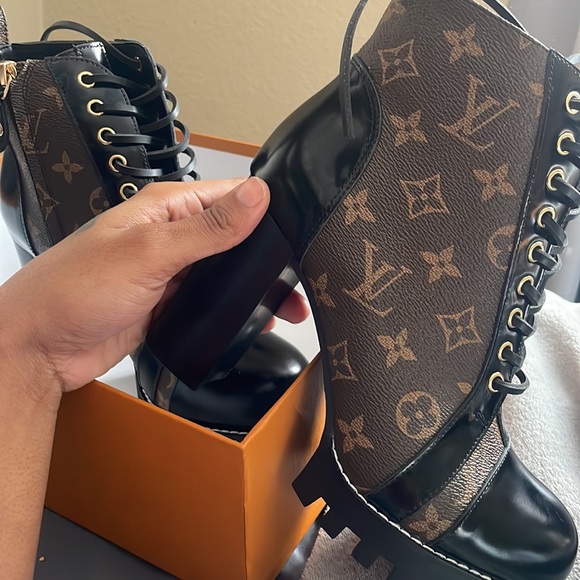 They are BRAND NEW! Christmas gift but way to small! - Picture 4 of 4